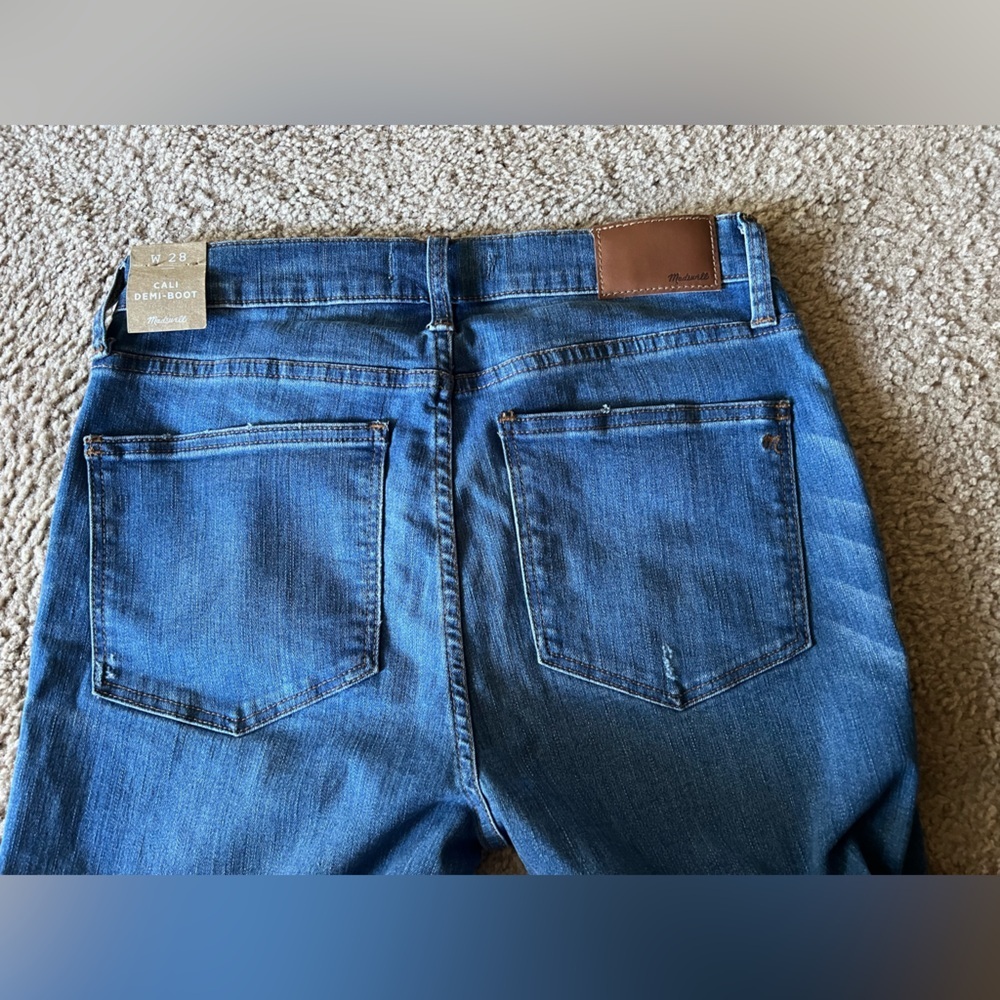 NWT Madewell Cali Demi Boot Distressed Jeans Sz 28 Raw Hem Button Fly New - Picture 7 of 15